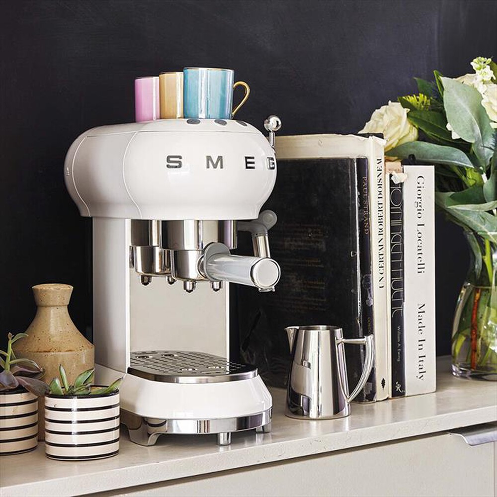 Immagine del prodotto SMEG - Macchina da Caff&egrave; Manuale 50's Style &ndash; ECF01WHEU-bianco