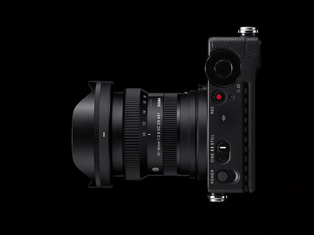 Immagine del prodotto SIGMA - Obiettivo 10-18/2.8 (C) AF DC DN FUJIFILM X-MOUNT-Nero