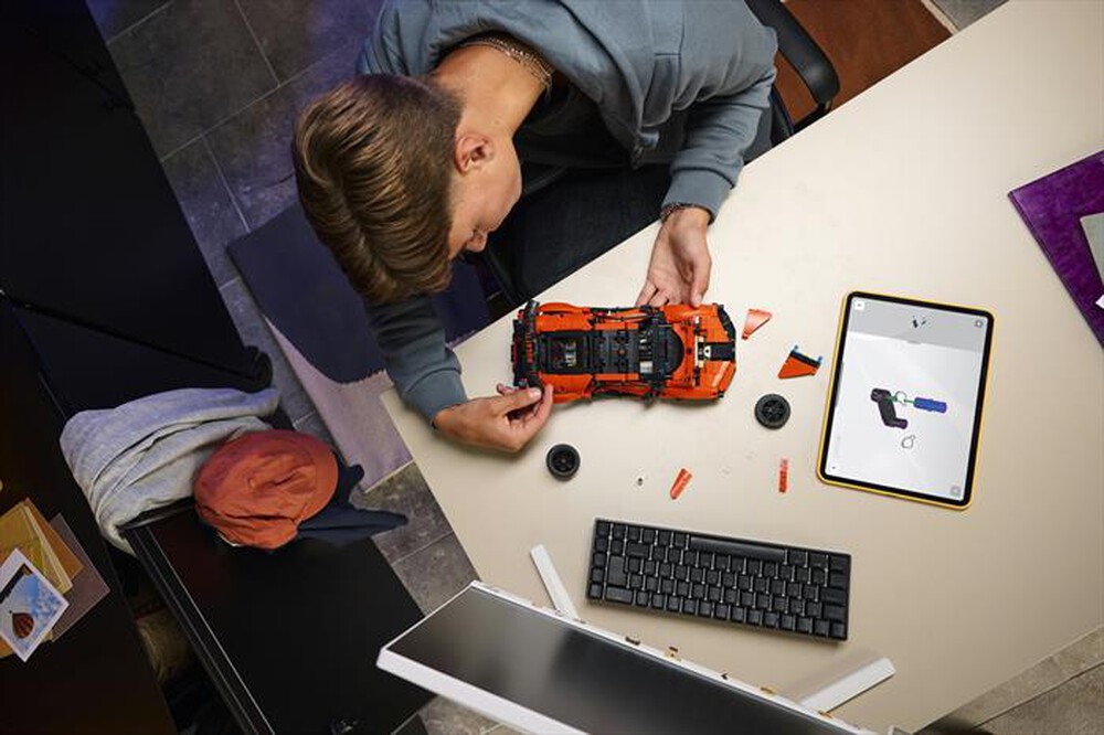 Immagine del prodotto LEGO - TECHNIC Hyper Car Bugatti Chiron Pur Sport - 42222