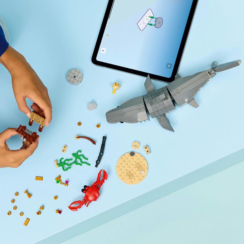 Immagine del prodotto LEGO - CREATOR 3IN1 Squalo con scrigno del tesoro - 31381