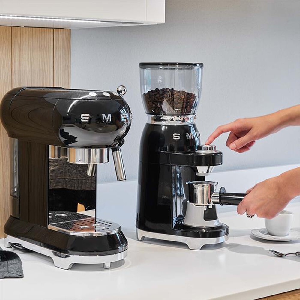 Immagine del prodotto SMEG - Macchina da Caff&egrave; Manuale 50's Style &ndash; ECF01BLEU-nero