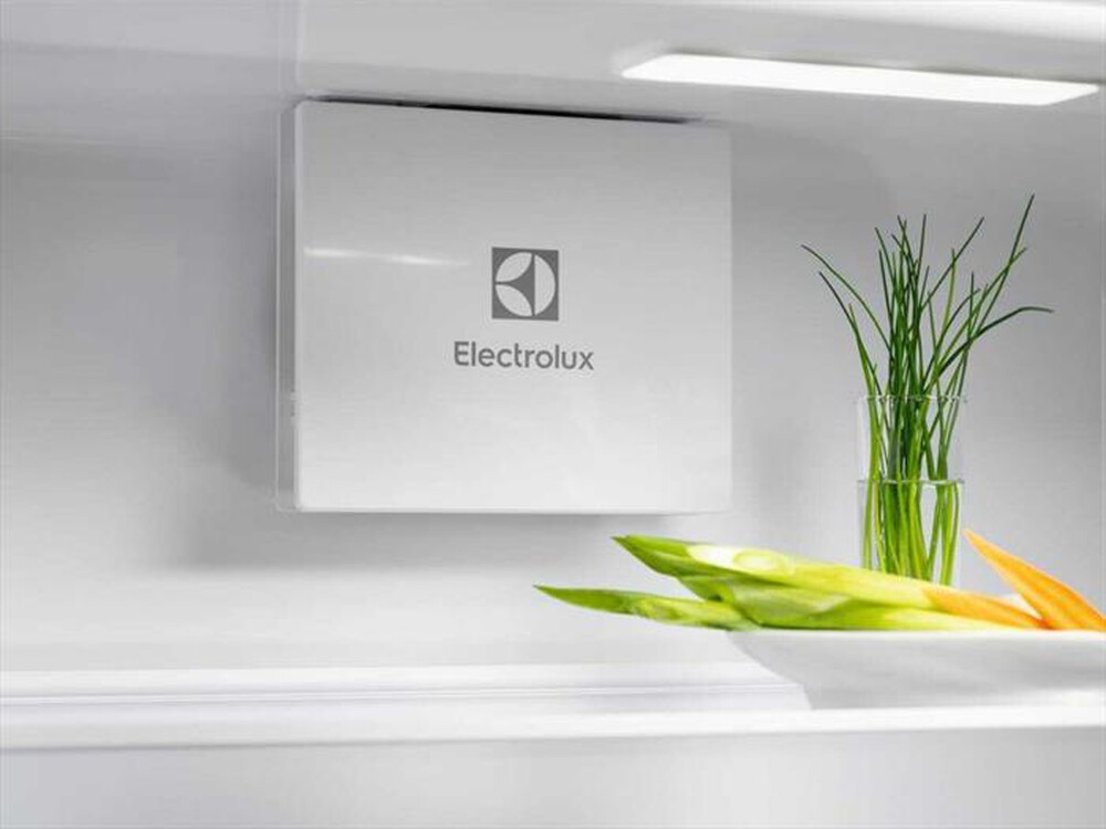 Immagine del prodotto ELECTROLUX - Frigorifero combinato ENG7TE75S Classe E 376 lt