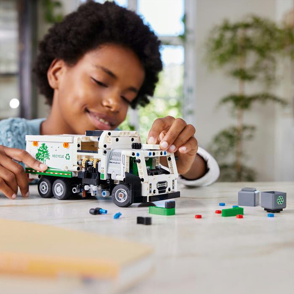 Immagine del prodotto LEGO - TECHNIC Camion spazzatura Mack LR Electric 42167