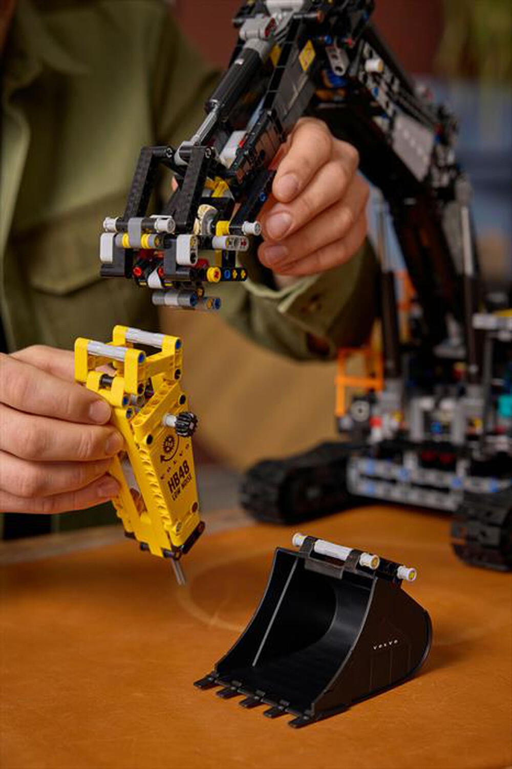 Immagine del prodotto LEGO - TECHNIC Escavatore Volvo EC500 Hybrid 42215
