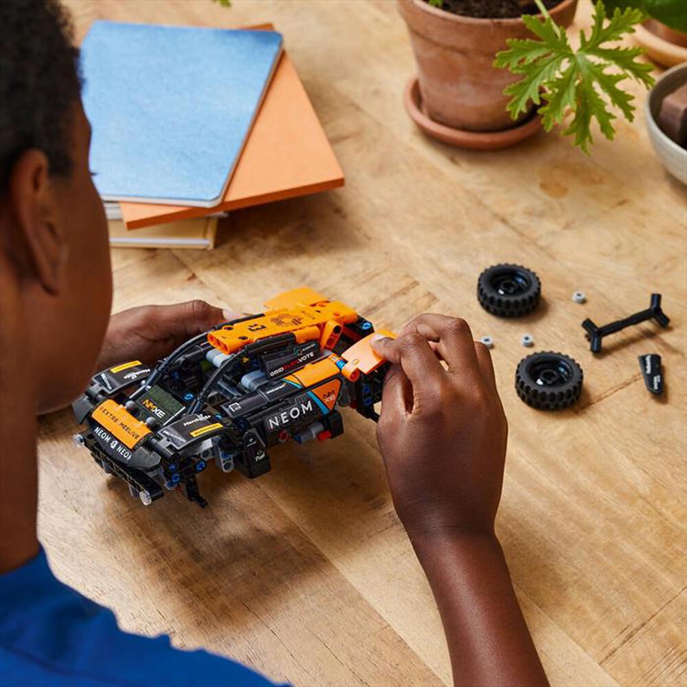 Immagine del prodotto LEGO - TECHNIC NEOM McLaren Extreme E Race Car 42166
