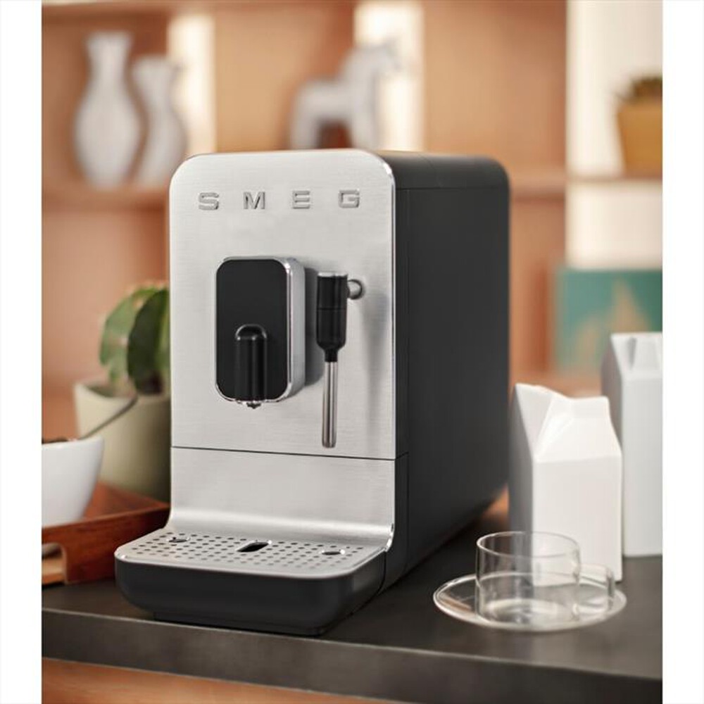 Immagine del prodotto SMEG - Macchina da caff&egrave; automatica BCC12BLMEU-Nero