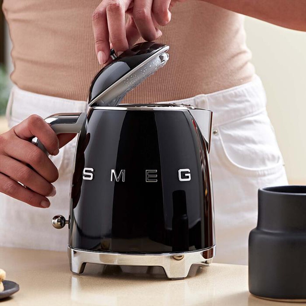 Immagine del prodotto SMEG - Mini Bollitore 50's Style &ndash; KLF05BLEU-Nero