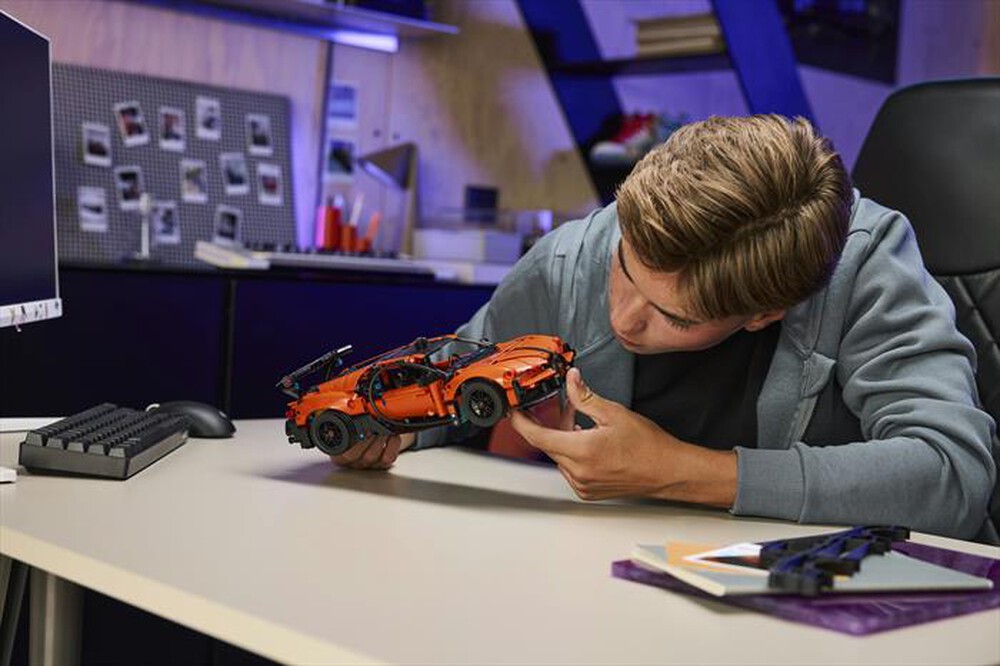 Immagine del prodotto LEGO - TECHNIC Hyper Car Bugatti Chiron Pur Sport - 42222