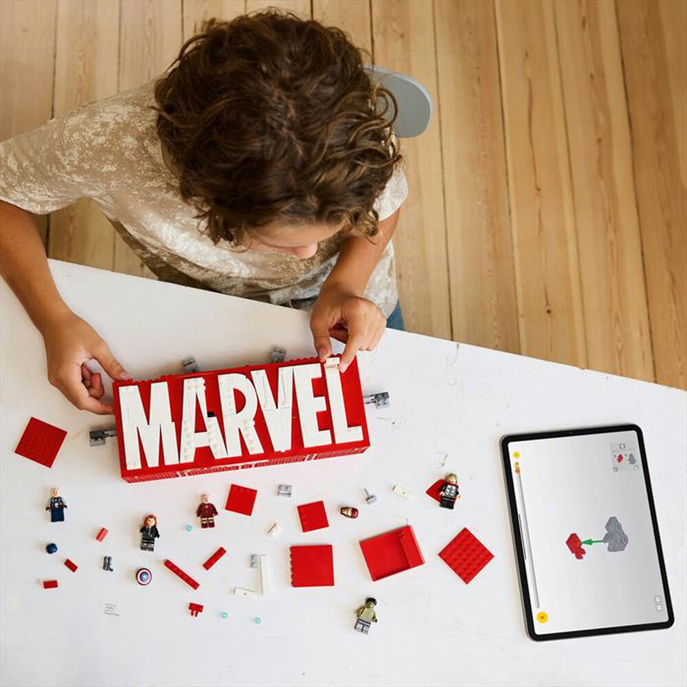 Immagine del prodotto LEGO - SUPER HEROES MARVEL Logo e Minifigure MARVEL 76313
